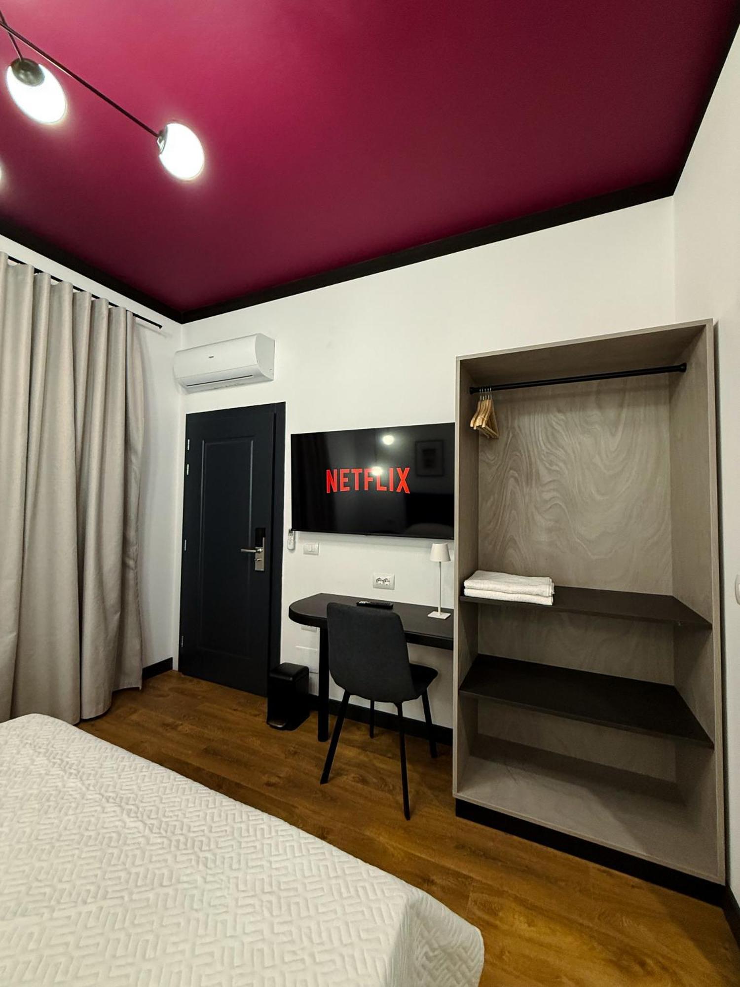 Tirana Days Free Parking Apartamento Quarto foto